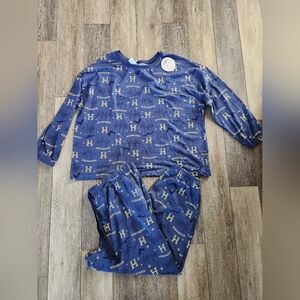 Wizarding World Harry Potter Hogwarts Pajama Set